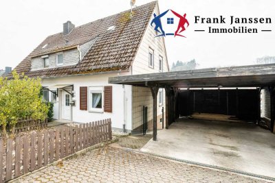Doppelhaushälfte in Jünkerath - Erdgaszentralheizung & Fenster aus 2018 - Garten & Doppel-Carport