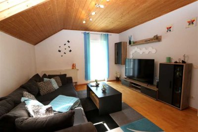 Licht-Luft-Leben!! Herrliche 4-Zi.-Whg. mit großem Westbalkon in idyllischer Lage von Frontenhausen