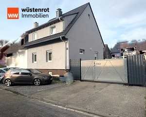 !Saniertes kleines Haus, sucht neuen Eigentümer mit grünem Daumen!