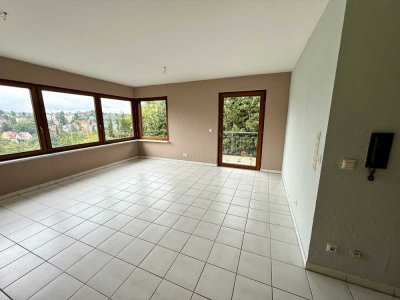 � Helle 2-Zimmer-Wohnung mit Weitblick  Balkon in Pforzheim