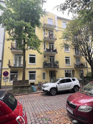 Seltene Gelegenheit in Eppendorf – stilvolle 2-Zimmer-Altbauwohnung mit Balkon in UKE-Nähe