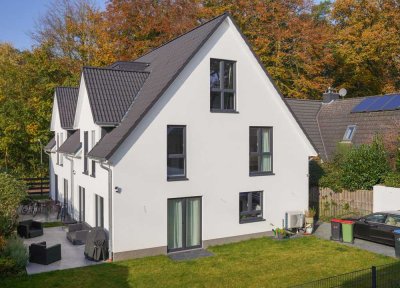 +++ Projektiertes Wohnglück: Doppelhaushälfte in Halstenbek +++