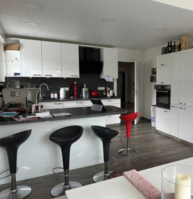 Ansprechende und modernisierte 5-Raum-EG-Wohnung mit gehobener Innenausstattung mit EBK in Ahlen