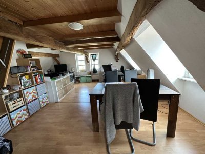 Süße Dachgeschoss 1 ZKB - hübsches Hofensemble in Lahntal-Sarnau