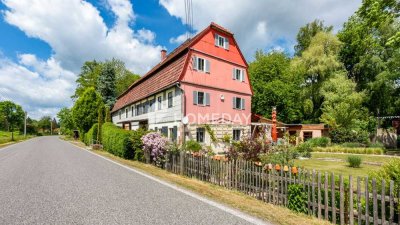 Ländliche Eleganz & Fachwerk-Unikat auf 5.933 m² – Gartenidylle, Waldstück & Wohnstil pur