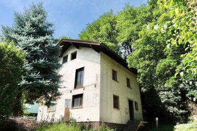 Mehrfamilienhaus I Ausgehöhlt