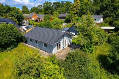 Modernes Holzhaus in naturnaher Lage - Energieeffizient und stilvoll wohnen!