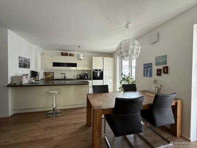 Sonnige und freundliche Wohnung mit 4 Zimmern im 1.OG