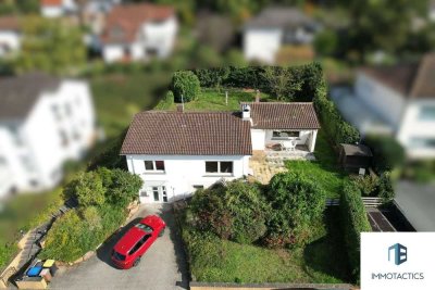 Freistehendes Einfamilienhaus in Hargesheim mit großem Garten & Garage – ab sofort bezugsfrei