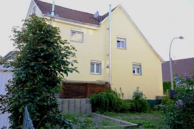 Gemütliches und sehr zentral gelegenes Reihenendhaus mit Garage und Ausbaupotential in Stockach.