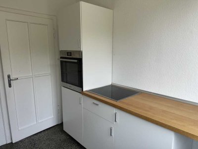 Exklusive, geräumige und modernisierte 1-Zimmer-Wohnung mit Balkon in Berlin