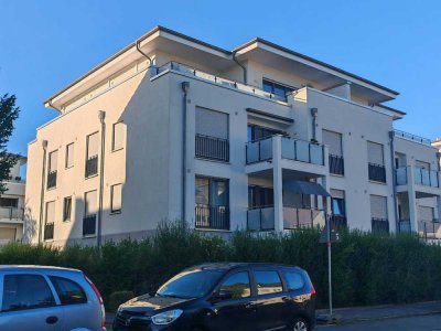 Zentral gelegene und moderne 4 Zimmer Wohnung mit Einbauküche zum 1. Okt. zu vermieten