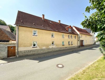 Sanierungsbedürftiges Einfamilienhaus mit Einliegerwohnung und traumhaftem Garten