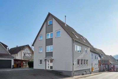 Zweifamilienhaus mit Garten, Stellplätzen & vielseitigen Räumen im EG für Büro, Hobby oder Gäste