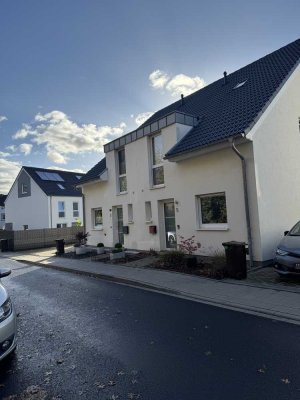 Neuwertige Doppelhaushälfte in Wickrath