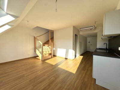Dachgeschossausbau mit Terrasse &amp; Klimaanlage - Erstbezug - UNBEFRISTET