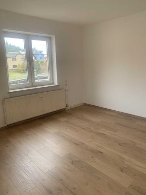 Renovierte 3-Zimmer-Wohnung mit Balkon in wüstenbrand