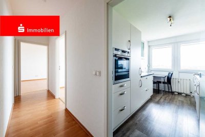 Maintal-Bischofsheim: 3-Zimmerwohnung mit Loggia und zwei Außenparkplätzen