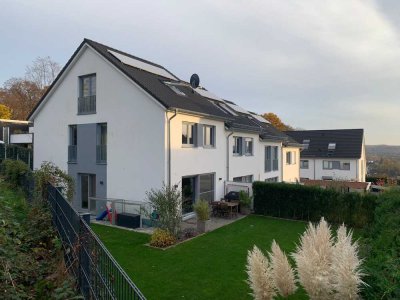 Modernes großzügiges Haus mit großem Garten und fünf Zimmern in Wuppertal