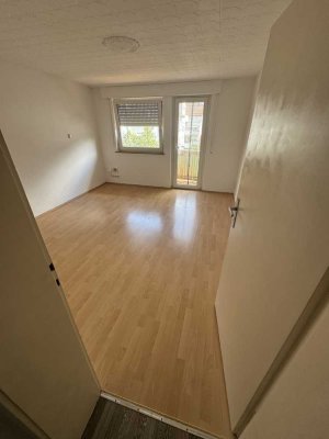 Geschmackvolle 2-Raum-Wohnung mit Balkon und Einbauküche in Geislingen