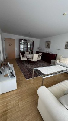 Möblierte 3-Zi. Wohnung mit Balkon, gehobene Ausstattung