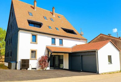 Modernisiertes Mehrfamilienhaus (8 Wohneinheiten) · Energetische Sanierung & Renovierung 2025