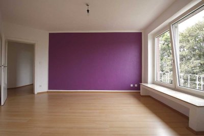 Südostviertel: 2 1/2 Zimmerwohnung mit großer Wohnküche, WG-geeignet