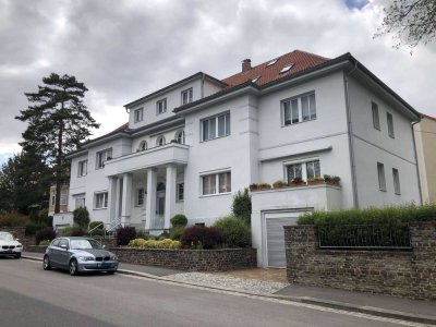 2,5 Zimmer Wohnung  in gepflegtem MFH mit Stellplatz in guter Lage