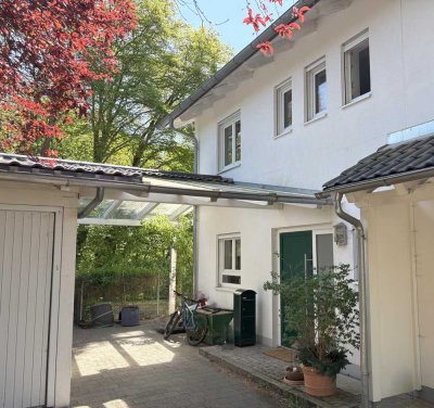 Familienfreundliche Doppelhaushälfte in ruhiger Lage von Gauting – 6 Zimmer, Garten, Carport