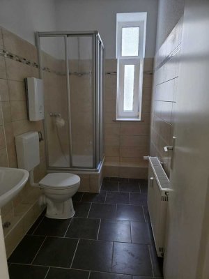 Neu renoviert im Erdgeschoß - Hochparterre  - 2 Zimmer