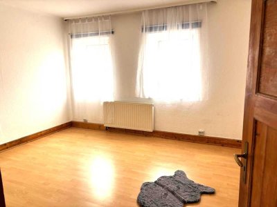 Großzügiges 6-Zimmer Haus mit 215 m² Wohnfläche in Enkenbach-Alsenborn