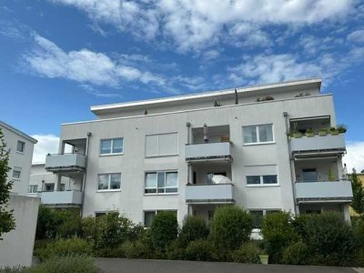 Schicke Wohnung mit sehr großer Terrasse!