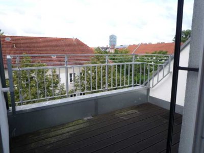 DG, 3-Zi.-Whg mit großer Wohnküche, EBK, 2 Bäder, Südterrasse, parkähnliches Grundstück, kein Aufzug