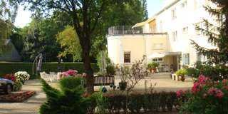 2-Room-Apartment with Balcony and Kitchen in Hoch Elten