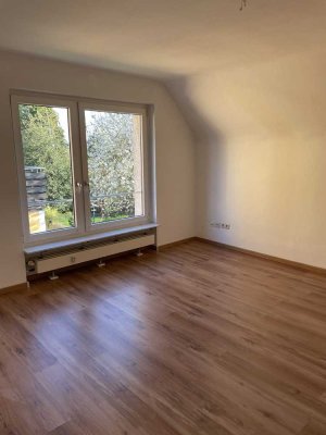 Freundliche und ruhige 3,5-Zimmer-Maisonette-Wohnung mit EBK in Hildesheim in begehrter Lage