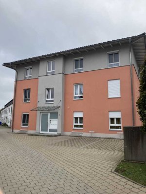 Gepflegte 3-Zimmer-Dachgeschosswohnung mit Balkon und Einzelgarage in Buchloe