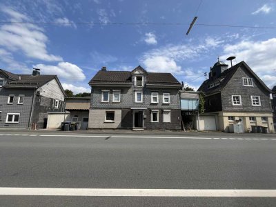 Geräumiges, stilvolles und modernisiertes 9-Zimmer-Einfamilienhaus mit EBK in Siegen