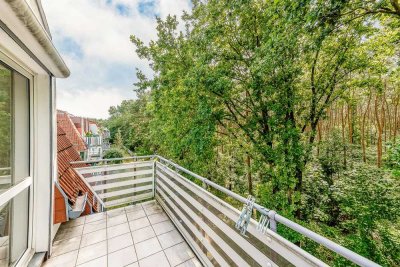 Naturnah wohnen! Dachgeschoss mit Waldblick, Balkon & großzügigem Hobbyraum **BEZUGSFREI