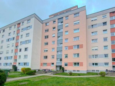 Charmante 3 ZKB Etagenwohnung mit Loggia und Tiefgaragenstellplatz in Königsbrunn zu verkaufen!