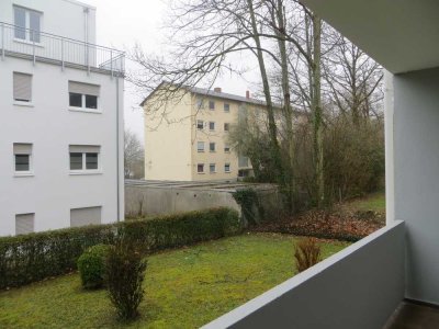 3-Zimmer- Wohnung mit Balkon im EG