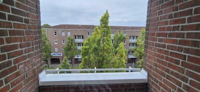 Großzügige 3-Zimmer-Whg mit 2 Balkonen, Fahrstuhl und TG-Parkplatz