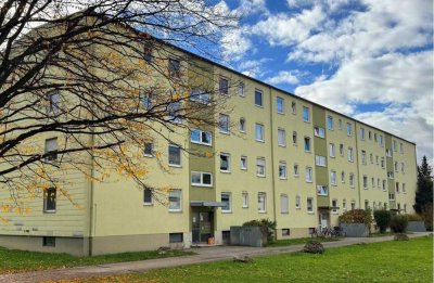 Ganz oben - ohne Lift - ruhige 3 Zi.-Wohnung mit Süd-Balkon