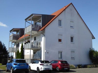 Schöne 3 Zimmerwohnung mit Balkon + Stellplatz für berufstätiges, jüngeres  Paar oder Einzelperson