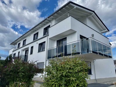 Neuwertige Zentrale 2-Zimmerwohnung, Terrasse und kleinem Garten in Gelnhausen