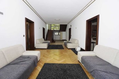 Wohnprojekt in St. Ingbert: Herrenhaus + Neubau möglich