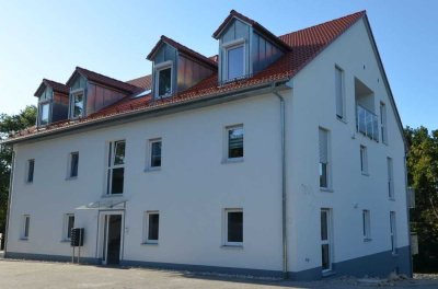 Sonnige 2,5-Zi.-DG-Wohnung (112 m²) mit Süd-Dachterrasse, Aufzug & Stellplatz in Tuchenbach