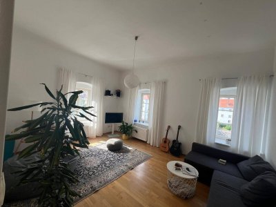 Charmante 4 Zimmer-Altbauwohnung für Studierende - vollmöbliert, Traum-Aussicht - je Zimmer 480,-- oder ganze Wohnung um 960,--