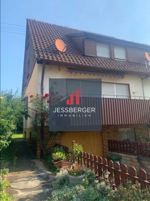 Charmante Doppelhaushälfte mit Ausbaupotenzial in Renningen