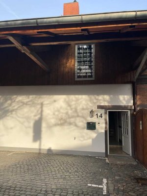 Ansprechende 3-Zimmer-Maisonette-Wohnung mit Dachterrasse und Einbauküche in Großburgwedel