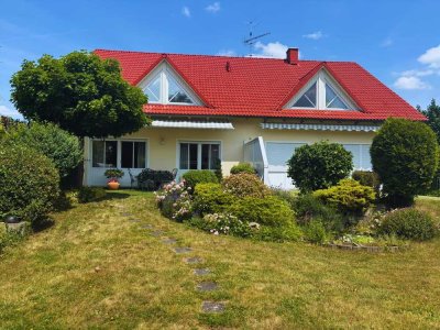 Stilvolle 4–5-Zi.-Maisonette im Landhausstil in begehrter Lage von Röttenbach